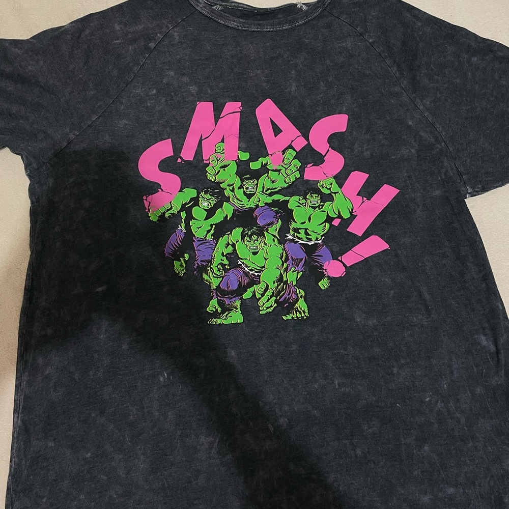 HULK GRAPHIC TEE ⚫️🟣